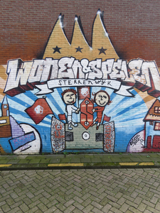 829772 Detail van de muurschildering 'Wonen & Spelen Sterrenwijk', gemaakt door kinderen uit de wijk, in de toegang van ...